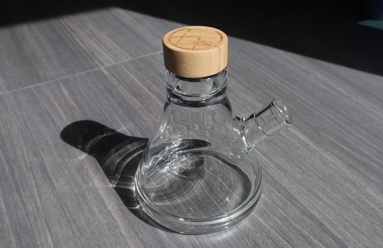 How to Clean a Glass Bong Without Alcohol: Effective Alternatives