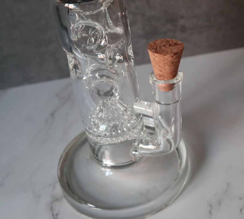 Glass Marijuana Bowl: A Guide to Selection and Use